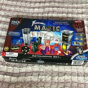 Fantasma Astounding Magic Set of 150 Tricks